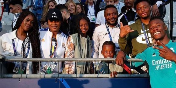 Sofia Simao with her husband Celestino Camavinga and children in the stadium to cheer for Eduardo Camavinga.